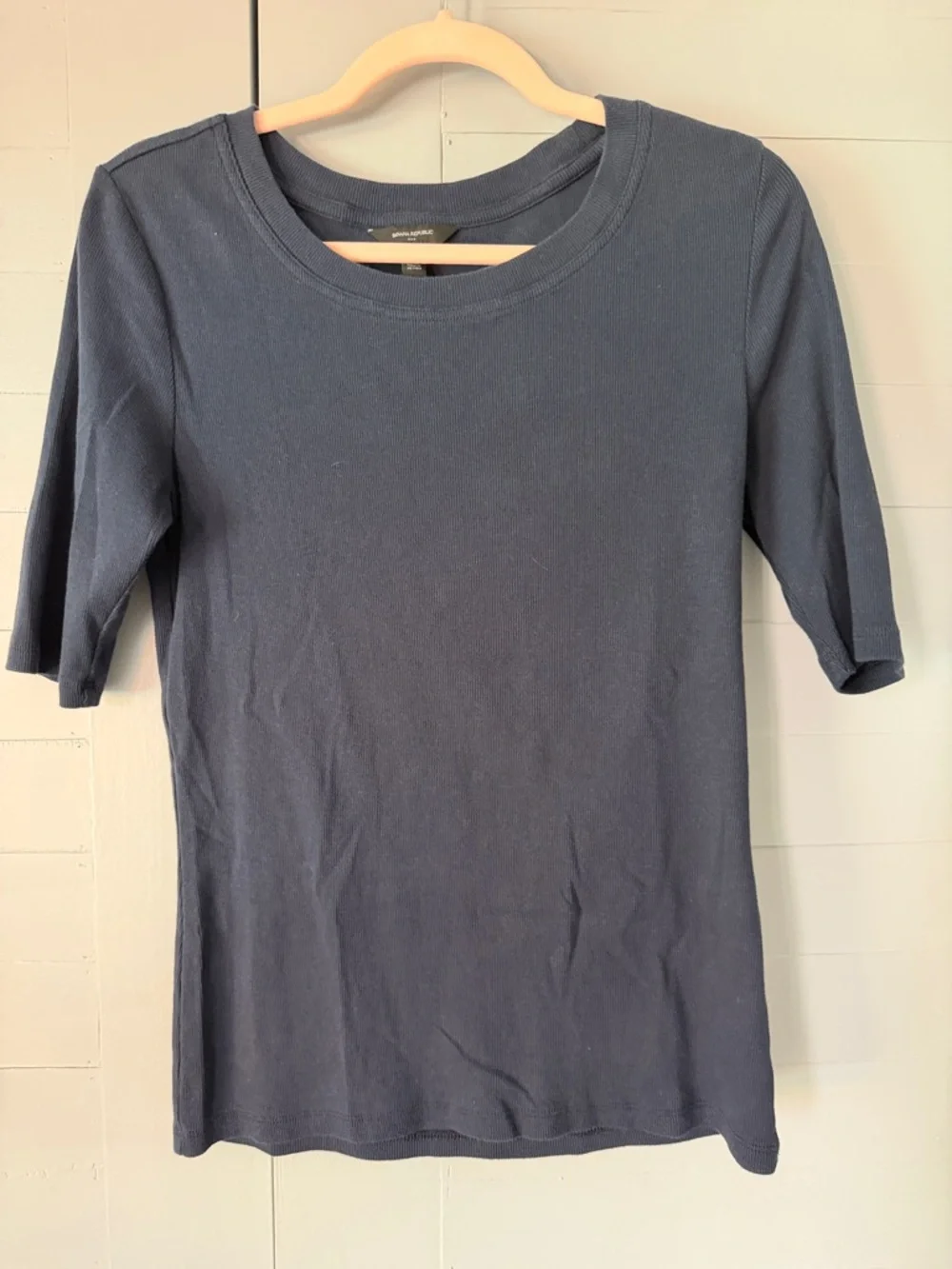 Banana Republic Navy Short Sleeve Crewneck Tee - Picture 1 of 3